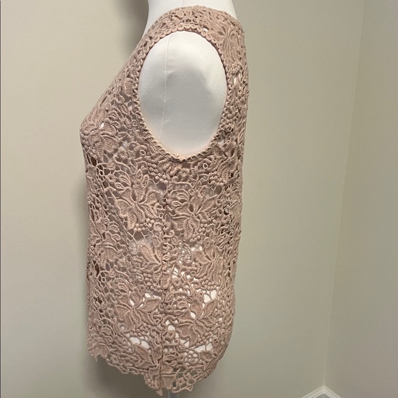 LOFT Elegant Crochet Lace Sleeveless Top - Picture 2 of 4